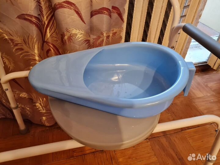 Судно подкладное для лежачих больных новое