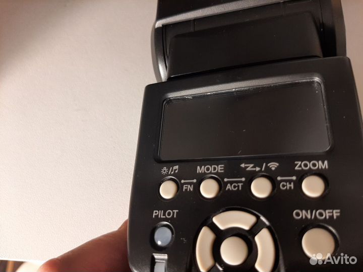 Вспышка Yongnuo 560 IV