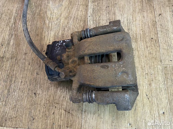 Суппорт задний правый Вольво хс70 2 Volvo XC70