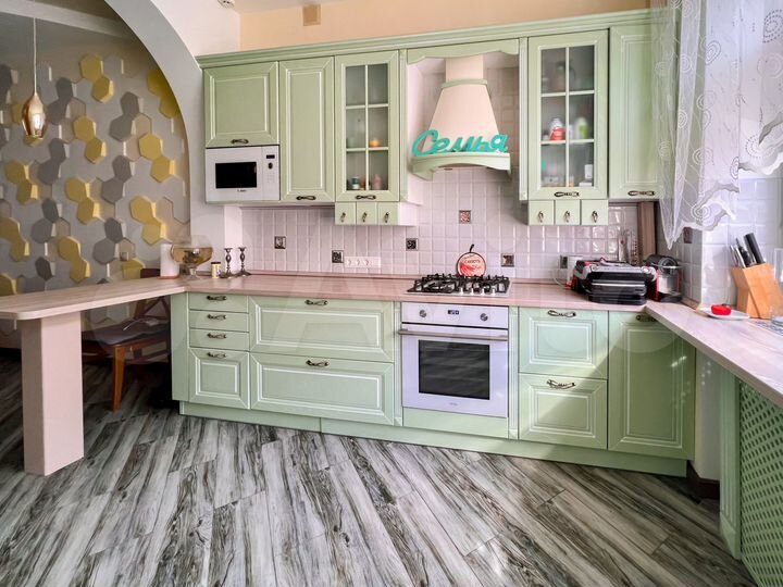 Таунхаус 240 м² на участке 4 сот.