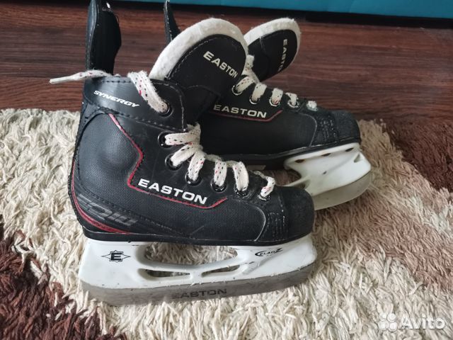 Коньки хоккейные