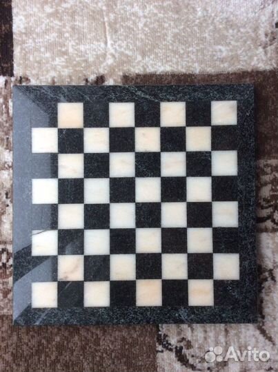 Шахматная доска из чароита