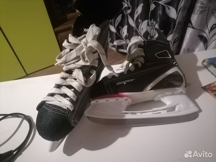 Коньки хоккейные