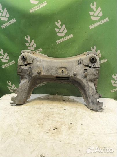 Балка подмоторная Рено Меган 2