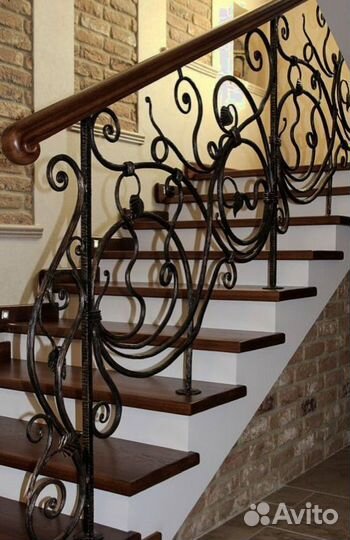 Лестница металлическая дизайн 4702