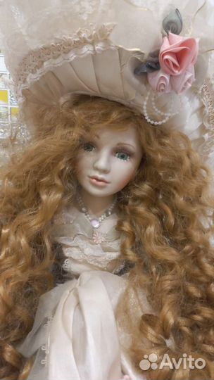 Кукла фарфоровая б/у
