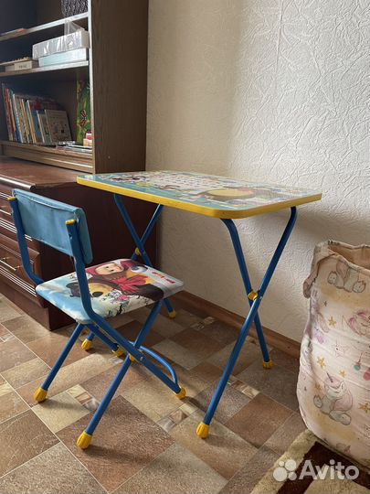 Детский стол и стульчик