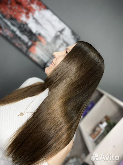 Модель на уход для волос