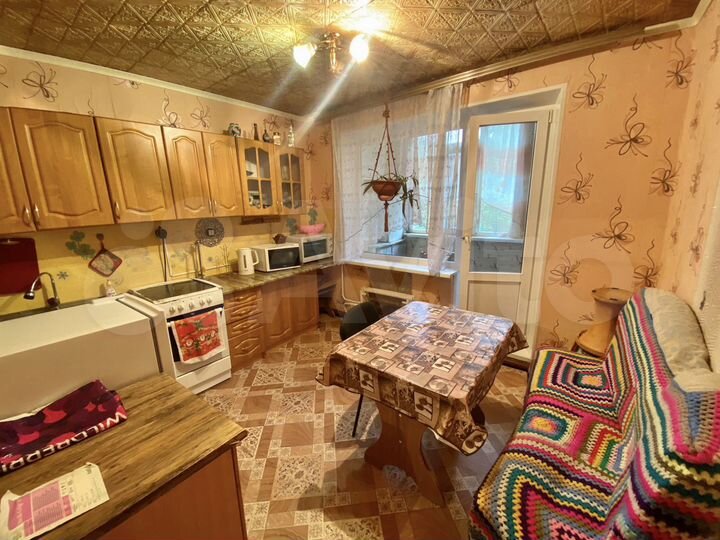 2-к. квартира, 53 м², 1/2 эт.