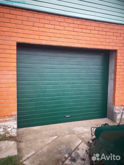 Секционные ворота