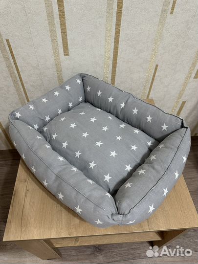 Лежанка для кошек и собак