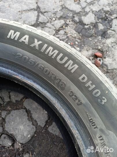 DoubleStar Maximum DH03 205/60 R16