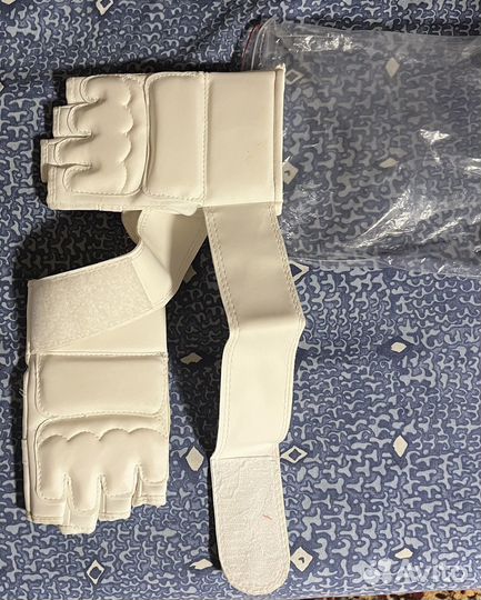 Наколеники и перчатки,для тренеровки в спорт зале