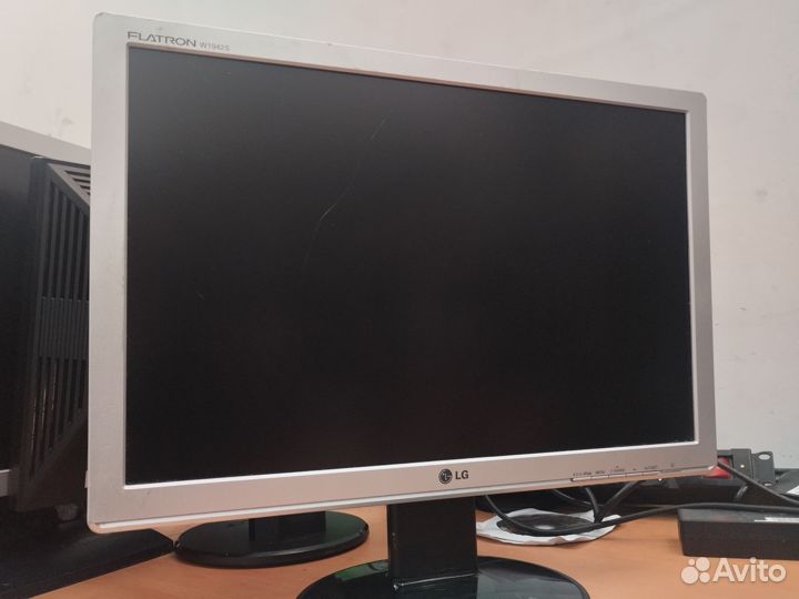 Монитор LG W1942S