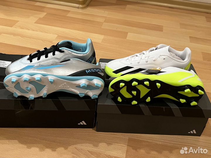 Бутсы шиповки Adidas 35,5 EU оригинал новые