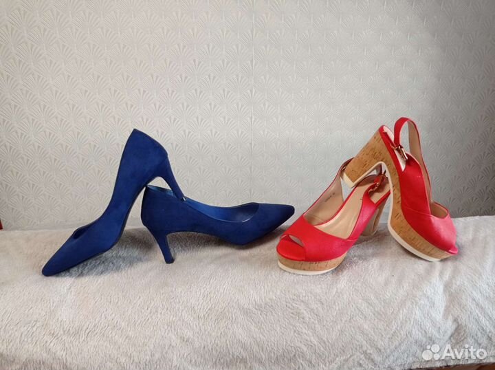 Туфли босоножки 39-40 синие и красные