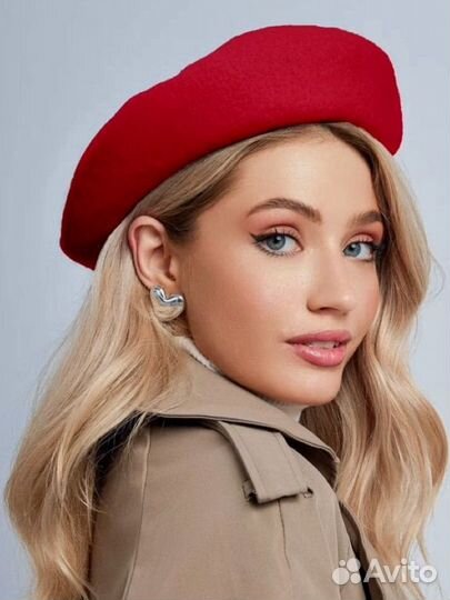 Берет красный женский