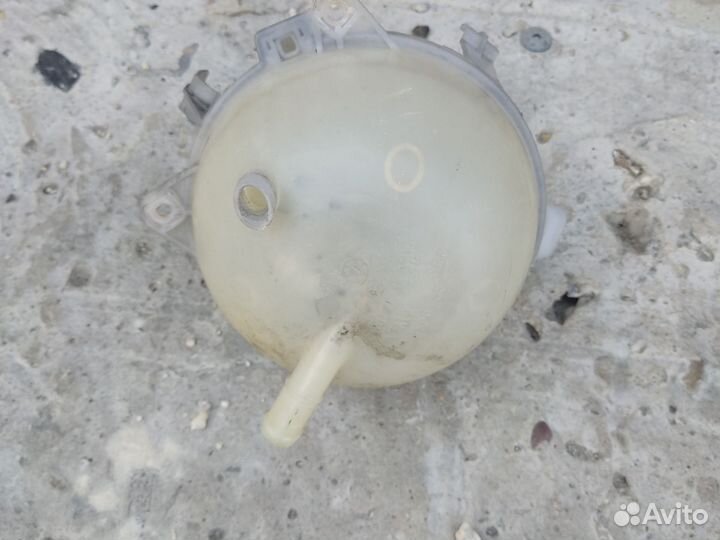 Бачок расширительный VW Passat B6