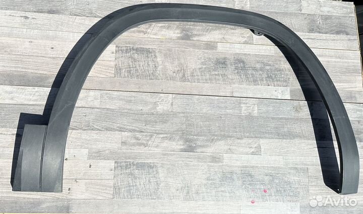 Volkswagen teramont накладка крыла переднего прав