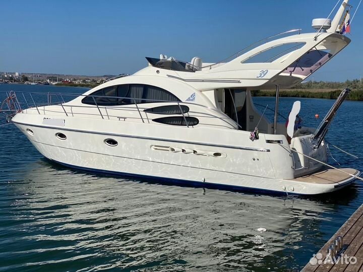 Моторная яхта Azimut 39