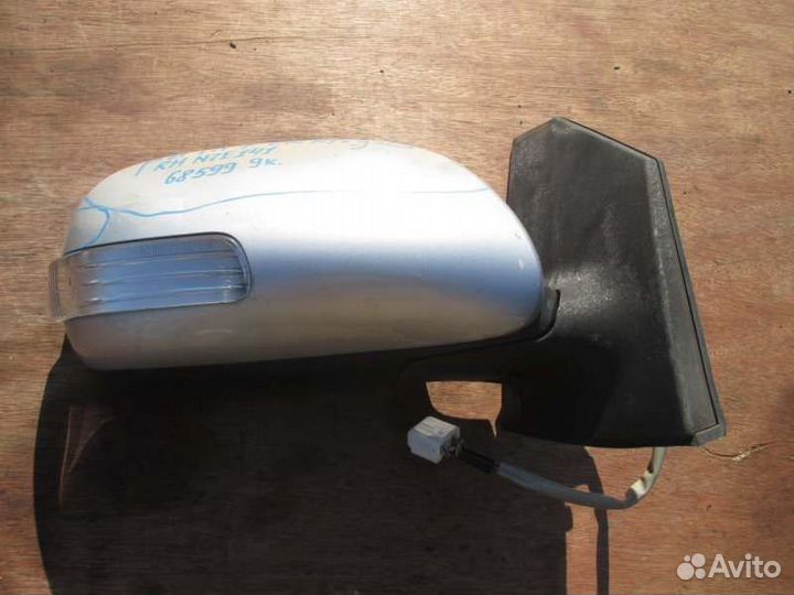 Зеркало правое Toyota Corolla Fielder NZE141