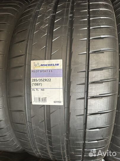 Michelin Pilot Sport 4 S 285/35 R22 и 315/30 R22