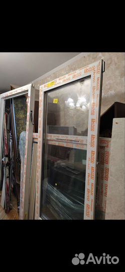 Стеклопакет рама и дверь