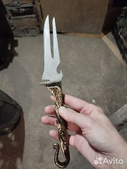 Подставка-щит с шампурами кованная