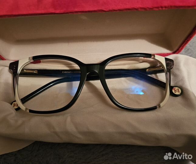 Очки Carolina Herrera