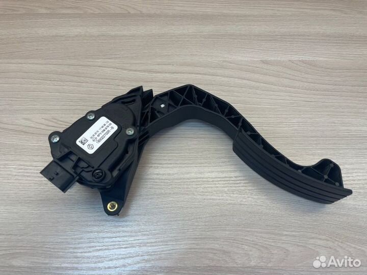 Педаль газа Renault Duster