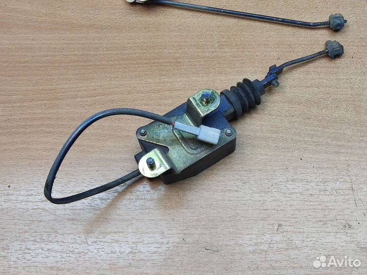 Замок крышки багажника, Mazda 626 GE