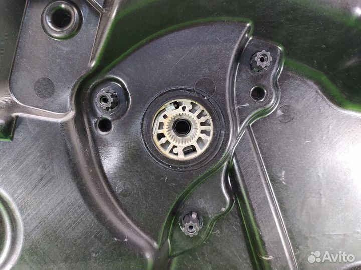 Стеклоподъемник передний правый R Volvo XC60