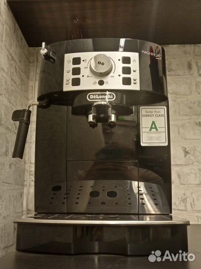 Кофемашина delonghi magnifica s
