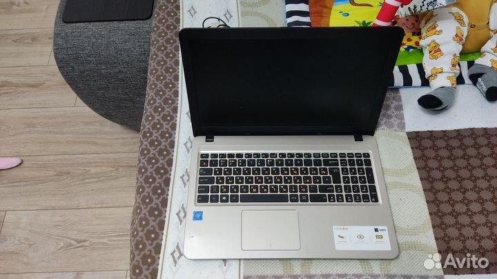 Ноутбук asus