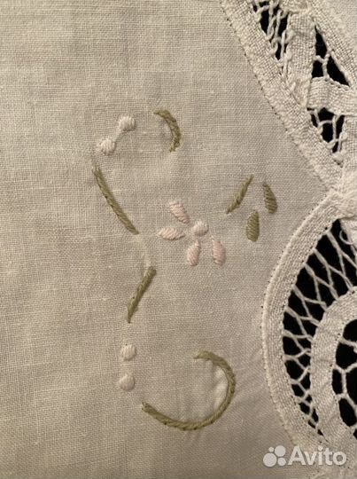 Винтажная скатерть с вышивкой