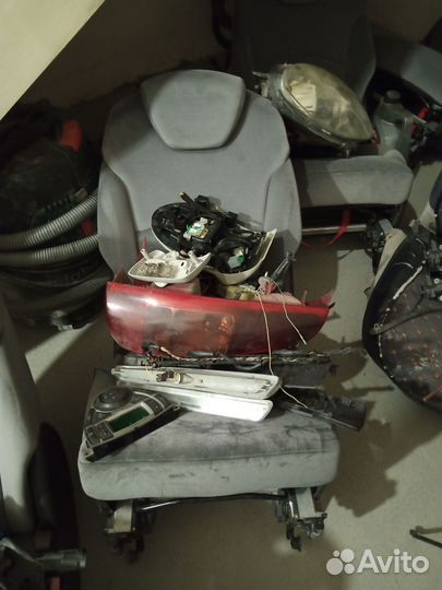 Сидения на пежо 807 и ситроен С8