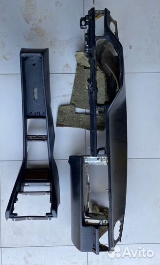 Панель Торпедо Mercedes W124