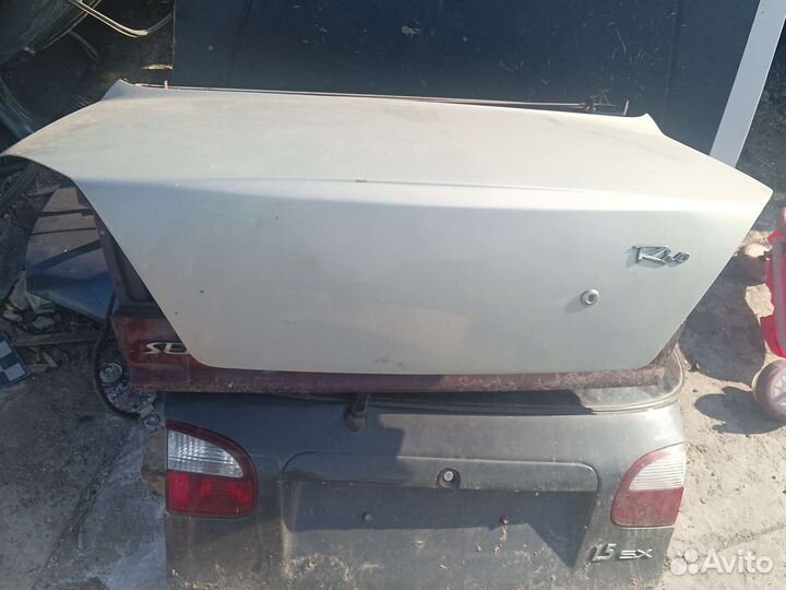 Крышка багажника kia rio 1 2001 год седан