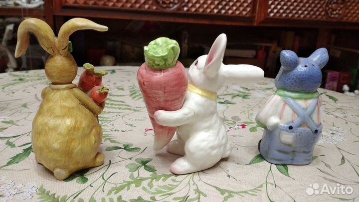 Лот: статуэтки и подсвечник