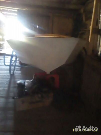 Лодка швертбот