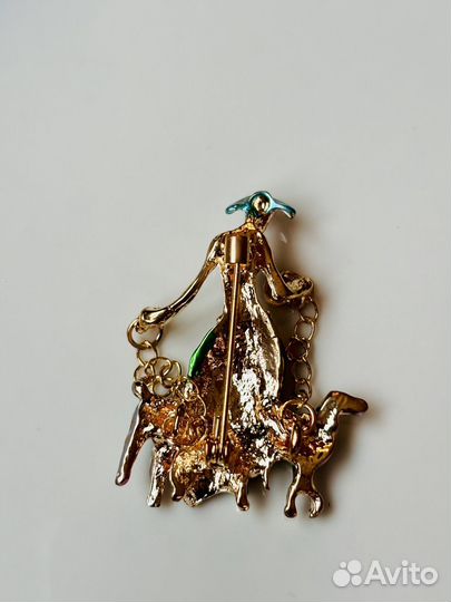 Брошь 