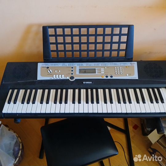 Синтезатор Yamaha psr r200