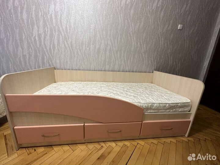 Кровать для девочек