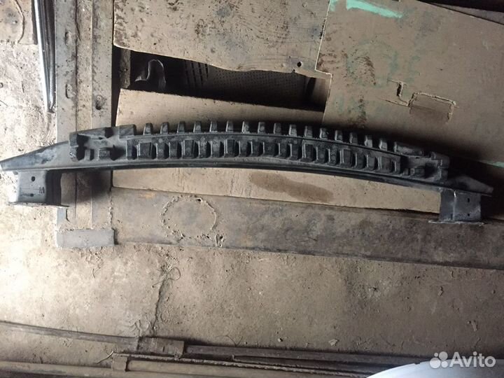 Усилитель заднего бампера фольксваген таурег 1