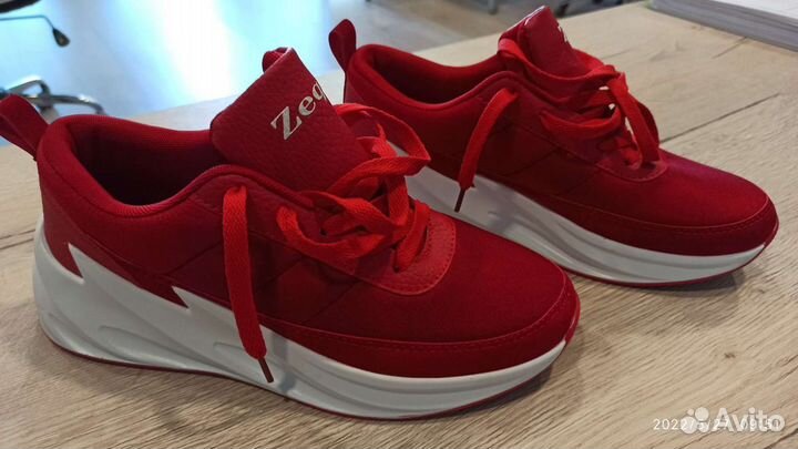 Кроссовки мужские