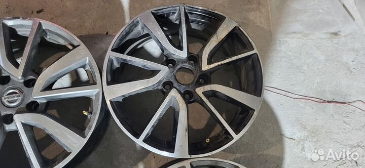 Литье диски r17 5x114. 3 nissan
