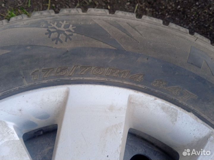 R14 Nexen N'Blue Eco 175/70, PCD 4x98 DIA 10