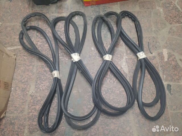 Уплотнитель двери на infiniti FX37