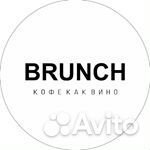 Официант в кафе Brunch