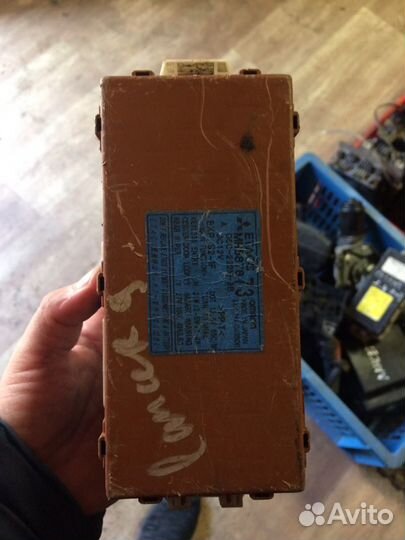 Блок предохранителей салонный Mitsubishi Lancer 9